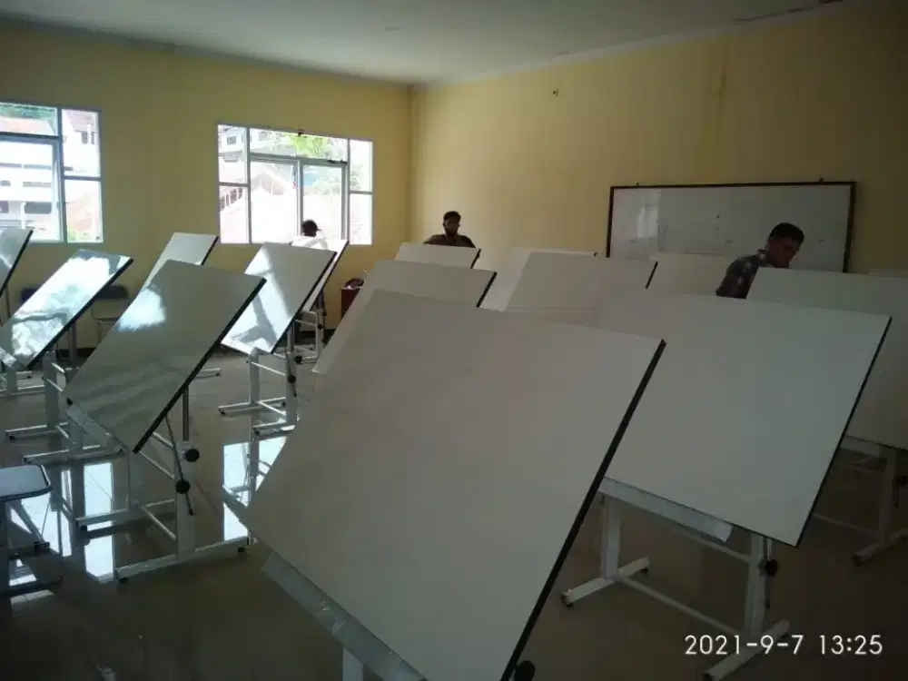 Meja gambar arsitek manual