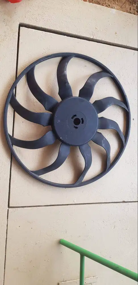 KIPAS BMW E-39 EXTRA FAN /ELECTRIK FAN BMW E-39 TAHUN LAMA / MINUS BEK