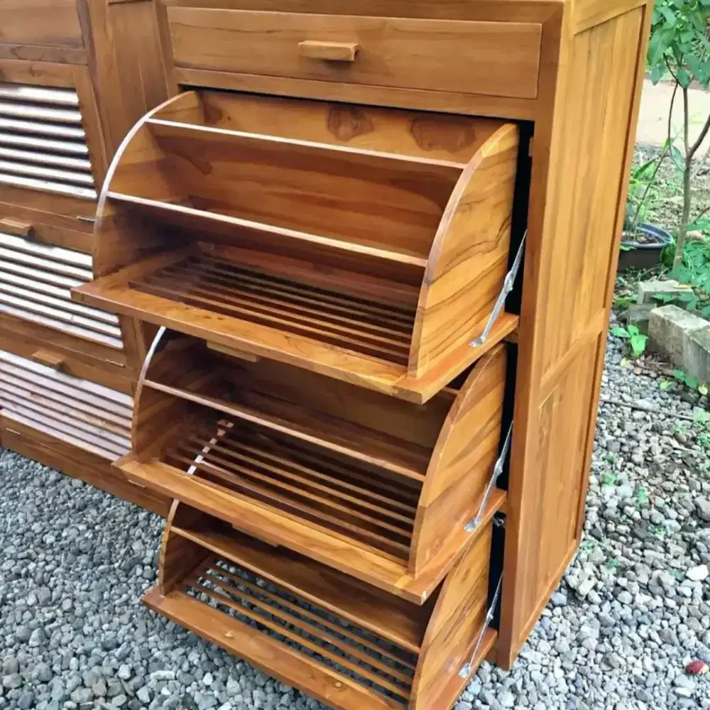 Rak sepatu kayu jati