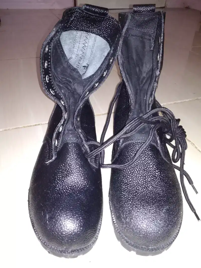 DIJUAL SEPATU PDL