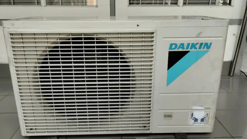 Outdoor Daikin 1pk freon 410 kondisi dingin bisa tes dulu