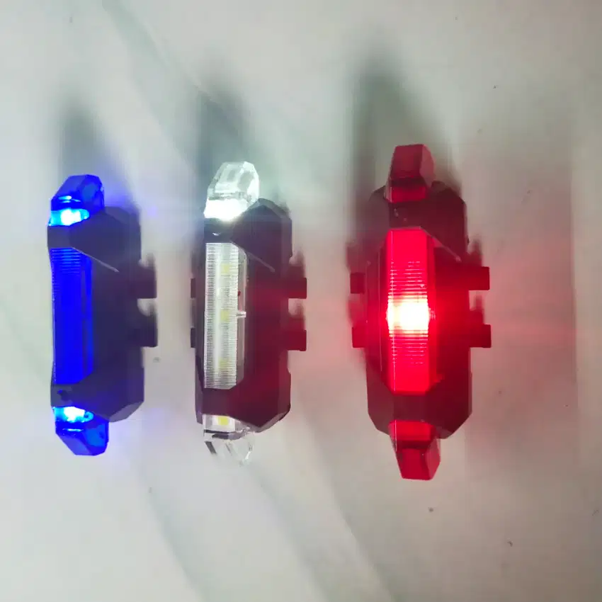 Lampu belakang sepeda usb