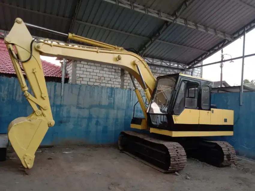 Excavator CAT E110 - 100 jt Siap Kerja