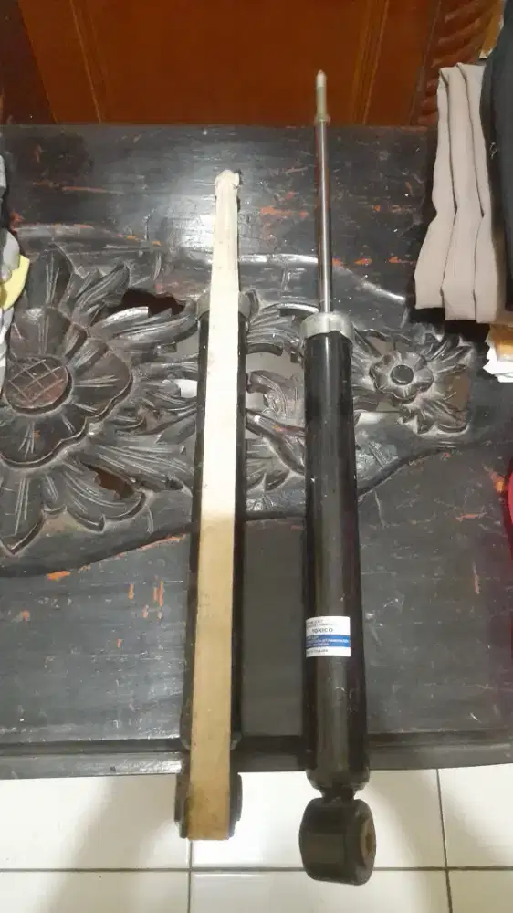 shock depan mobil toyota vios 2012 (gen2)