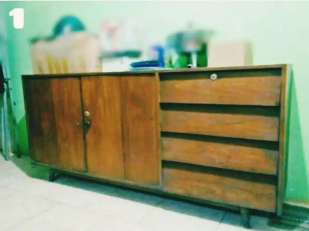 BUFET ANTIK
Model JENKI klasik Elegan