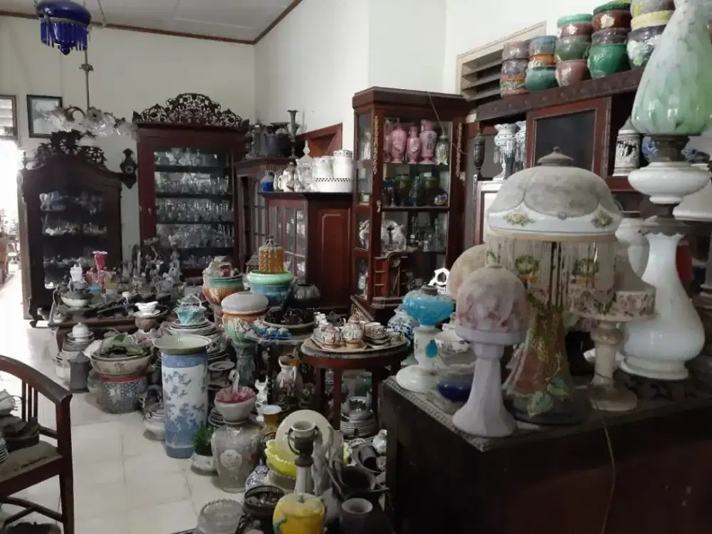 Gallery antiik surabaya