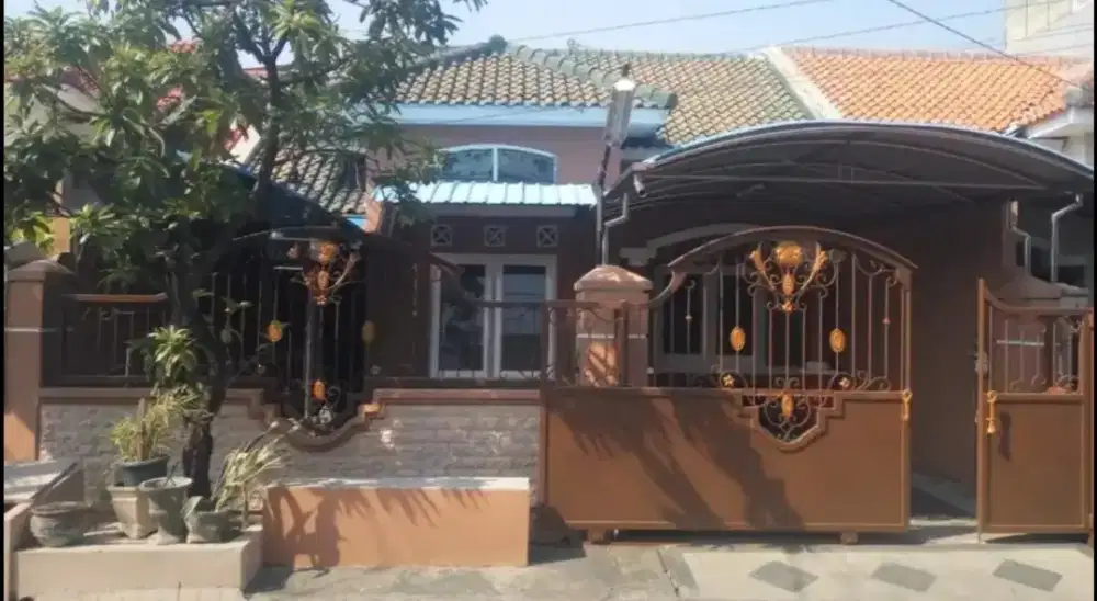 Hunian bagus 2 lantai di medokan asri