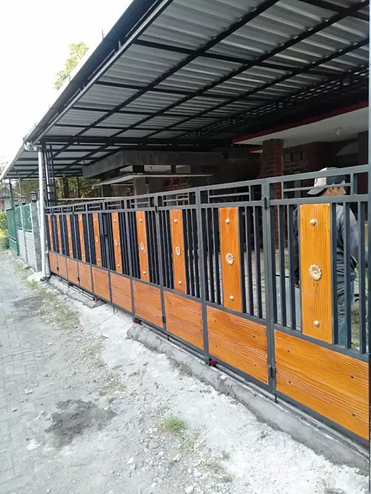 Pintu pager kombinasi minimalis