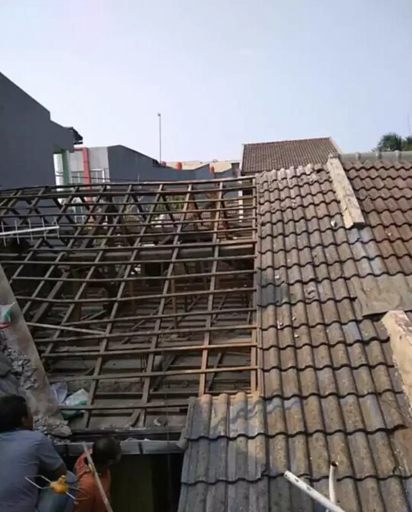 Bongkar pasang atap lama pasang kontruksi rangka baja ringan