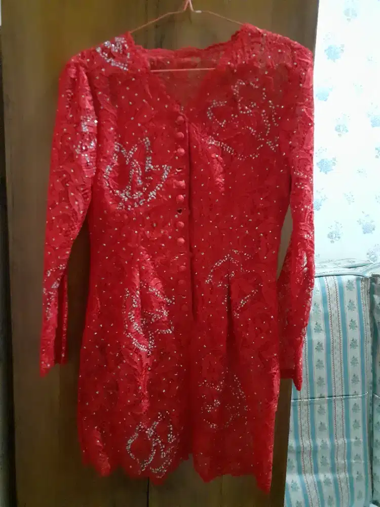 Kebaya perkawinan/wisuda