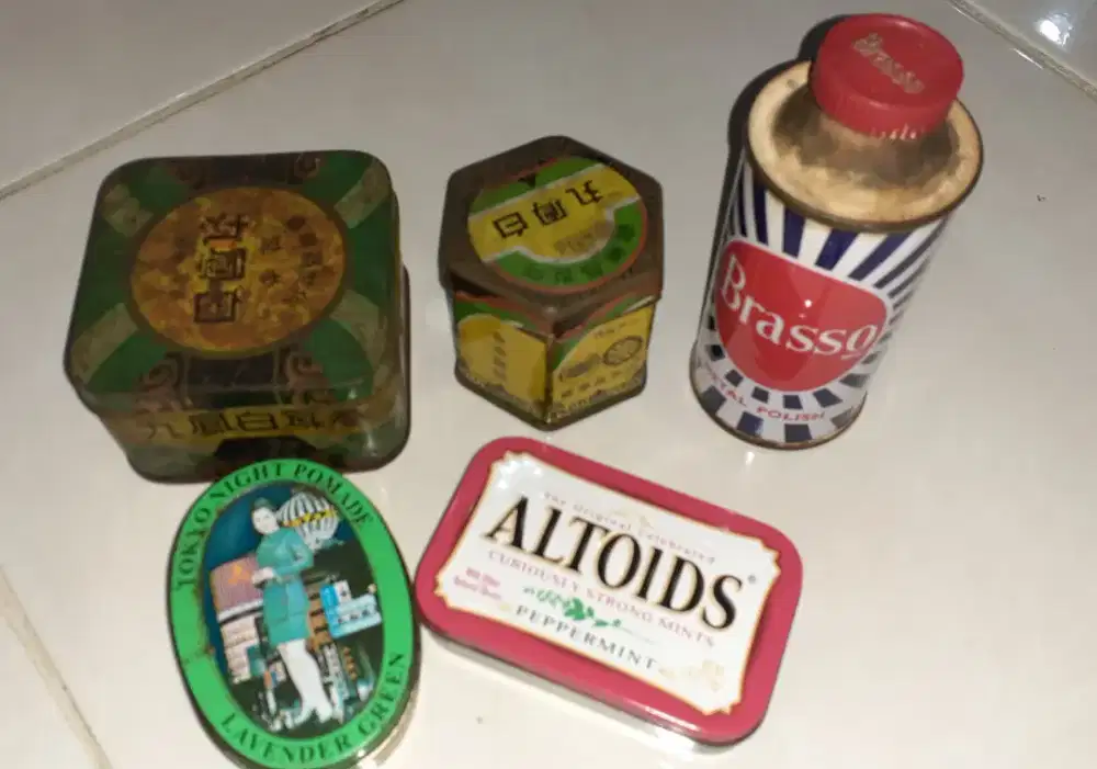 Kaleng jadul kecil antik