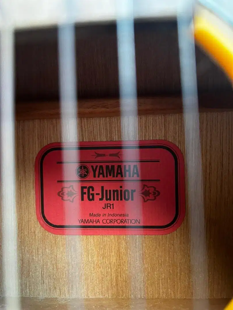 yamaha fg junior JR 1 red label