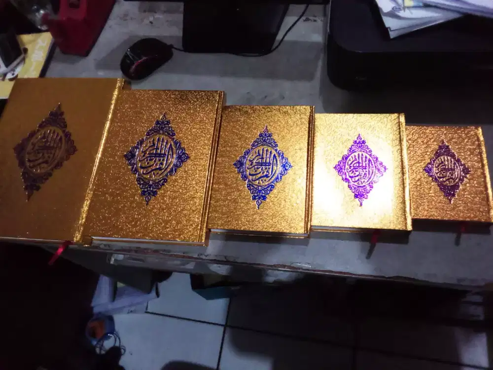 AL QURAN COVER EMAS BISA UNTUK WAKAF