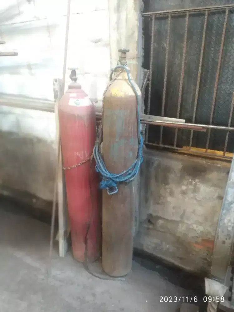 Tabung oksigen asitilin