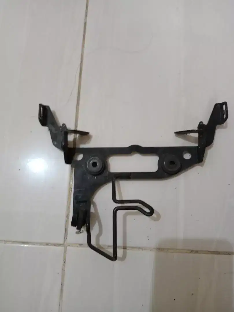 pangkon lampu depan Yamaha MT25 orisinil