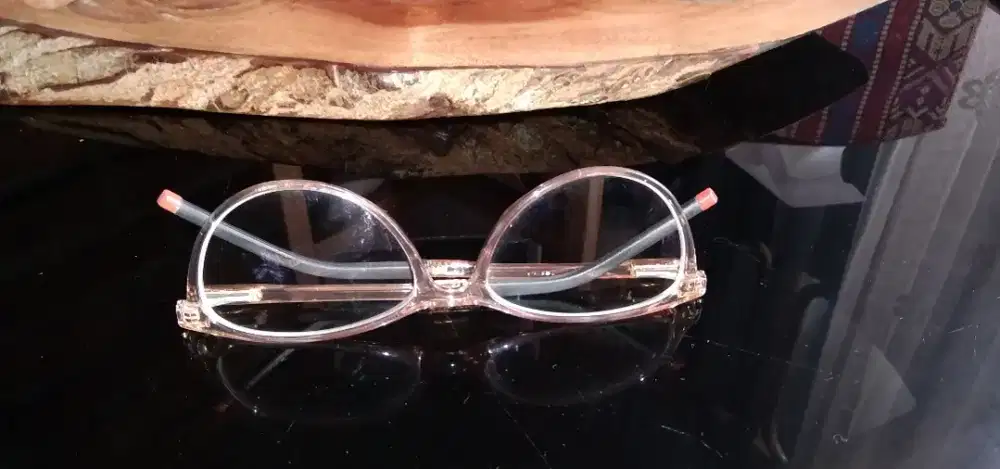 Frame kacamata siap pakai