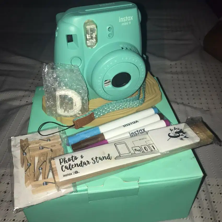 Fuji Film Camera Polaroid Instax Mini 9 Special Package Aqua Green