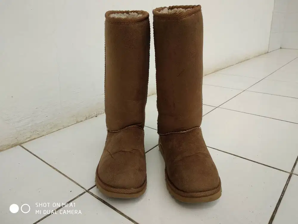 Sepatu Winter Wanita