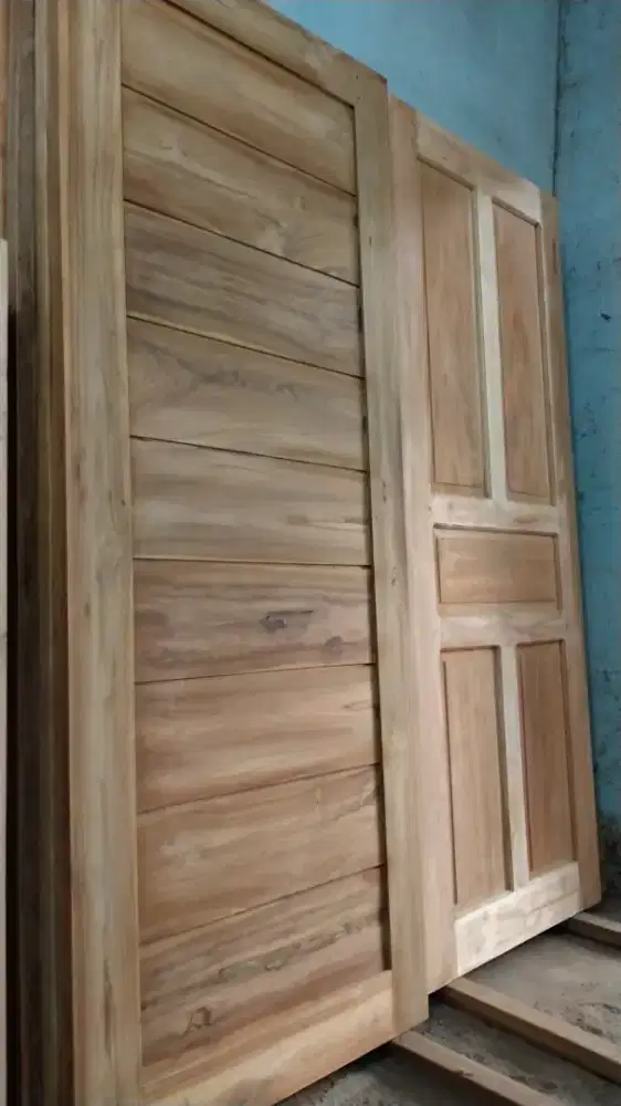 Pintu minimalis jati
