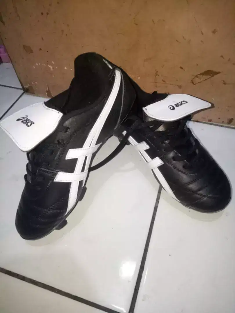 SEPATU BOLA &amp; FUTSAL KULIT ASLI