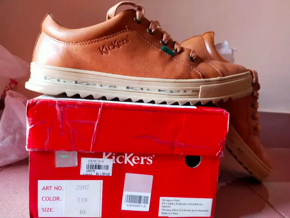 Sepatu Kickers no 40