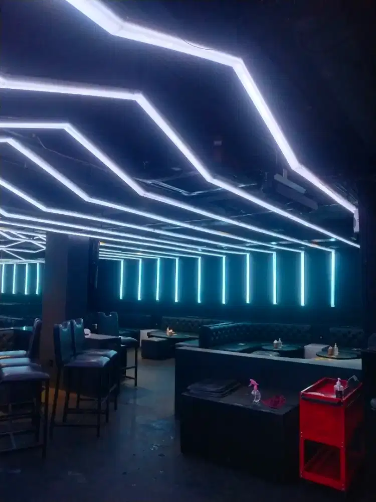 PEREDAM SUARA RUANGAN..