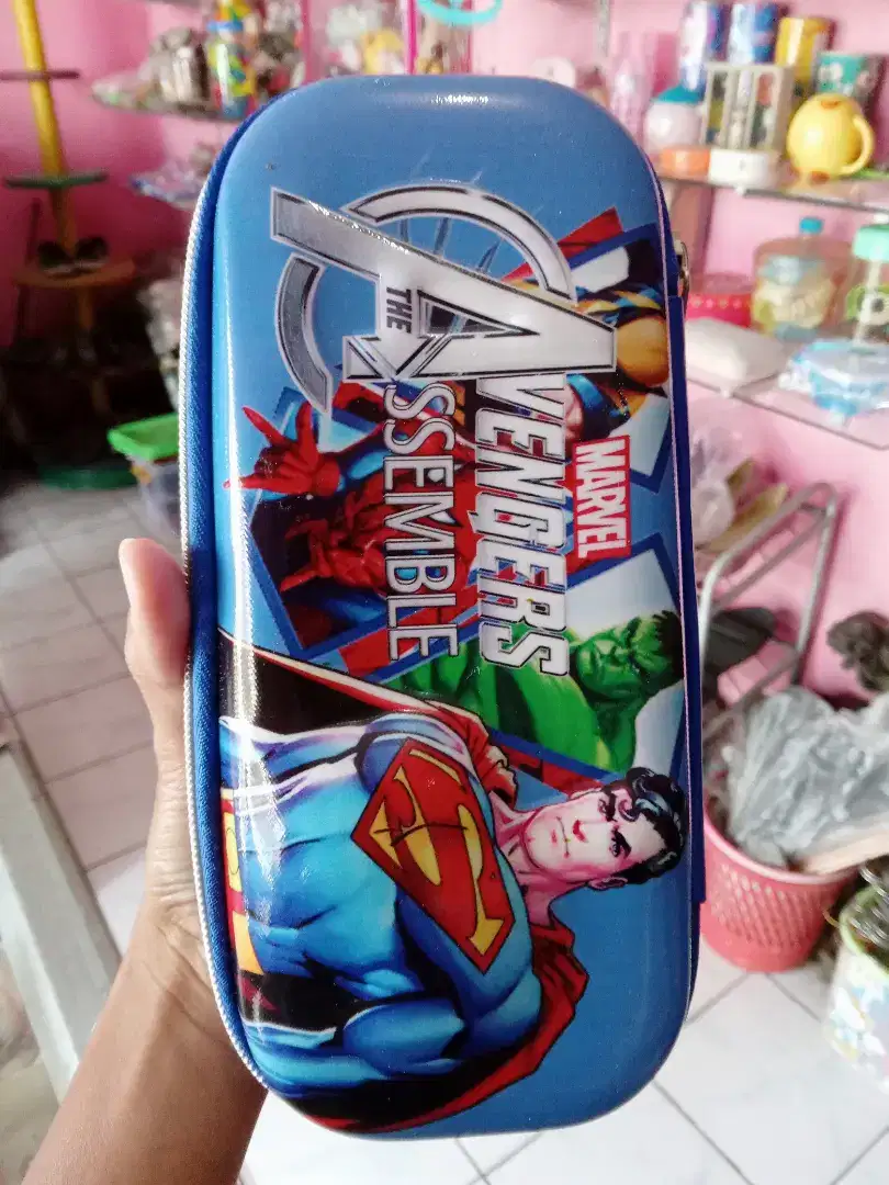 Tempat pensil marvel