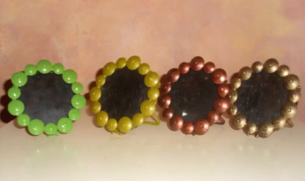 Metal Tempat Photo Bulat Mini