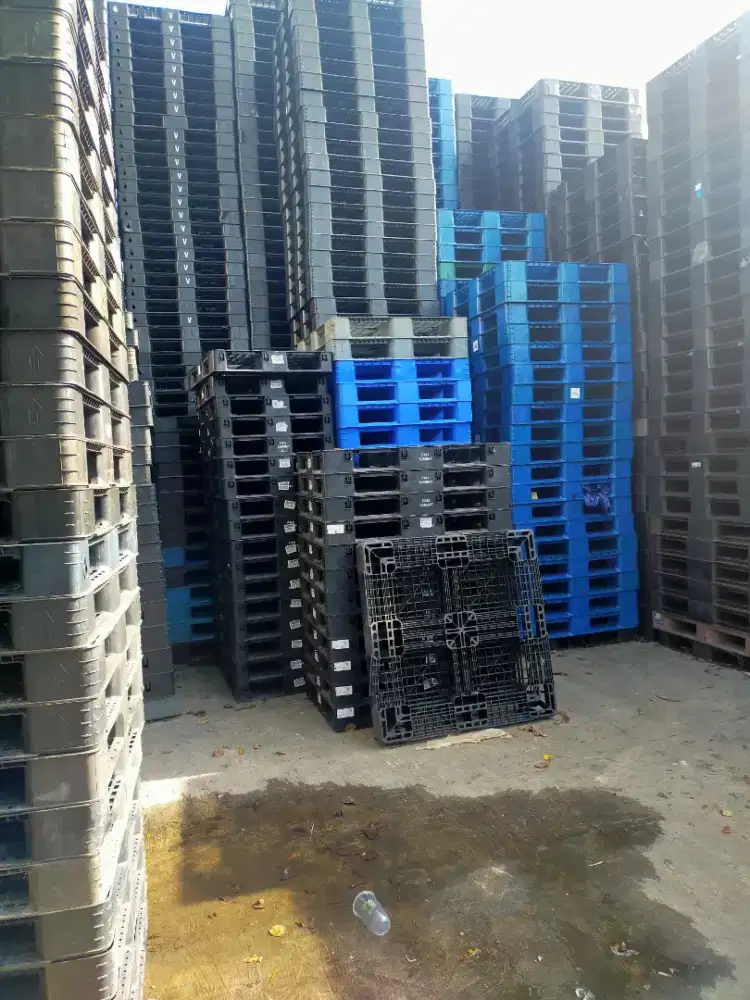 Palet plastik bekas