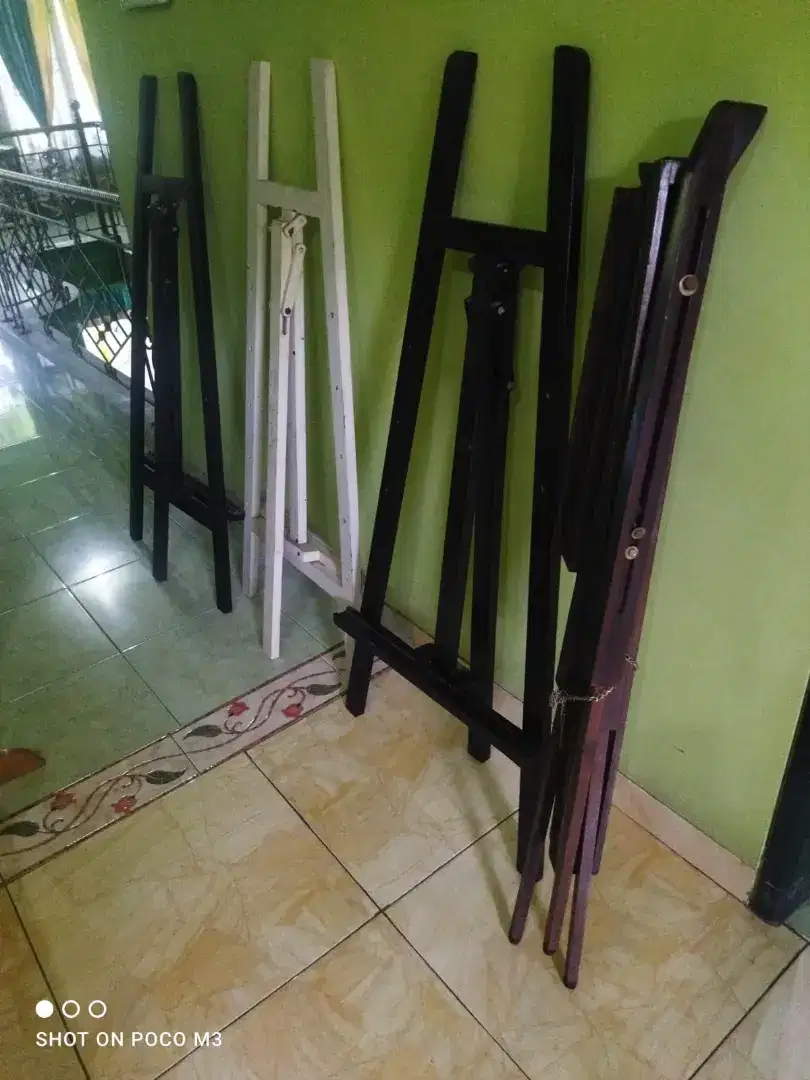 STANDING FRAME(1 PAKET ADA 4)