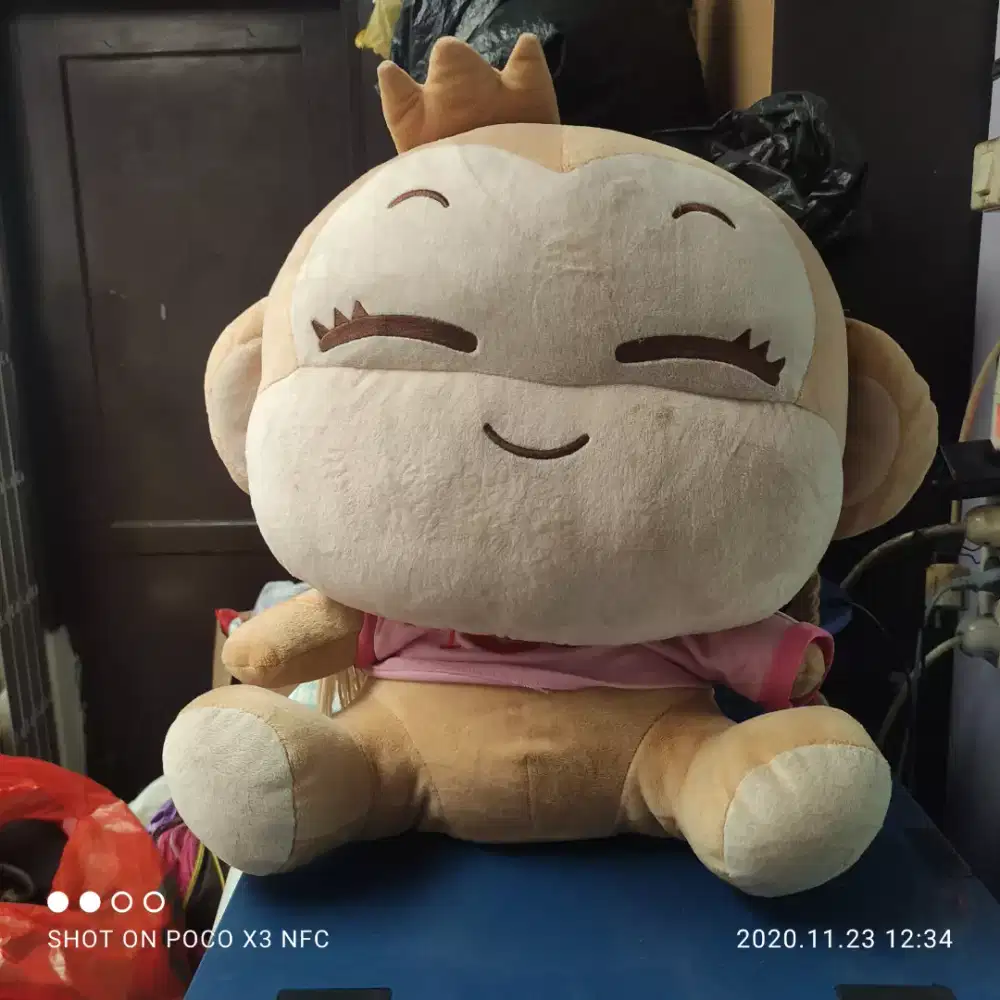 Boneka besar gambar quin