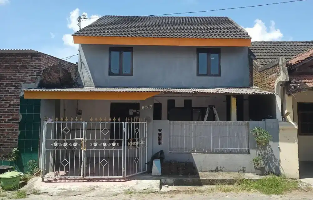 Rumah 2 lantai SHM