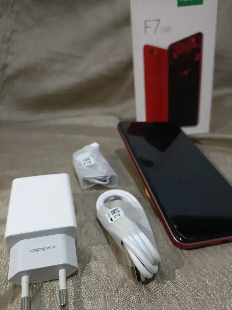 Oppo F7 100% like new