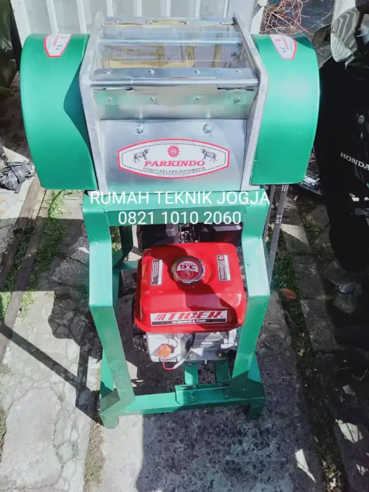 (RUMAH TEKNIK JOGJA)mesin parut kelapa parkindo + engine 5,5hp