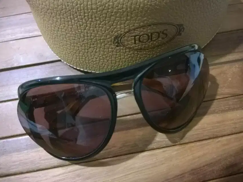 Kacamata Sunglasses
Tom Ford