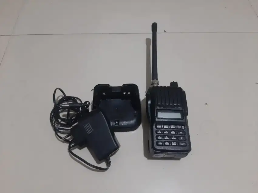 HT ICOM V80 V80