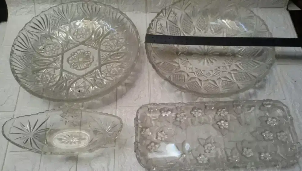 Bismillahirrahmanirrahim, barang pecahbelah kaca kristal lawas antik