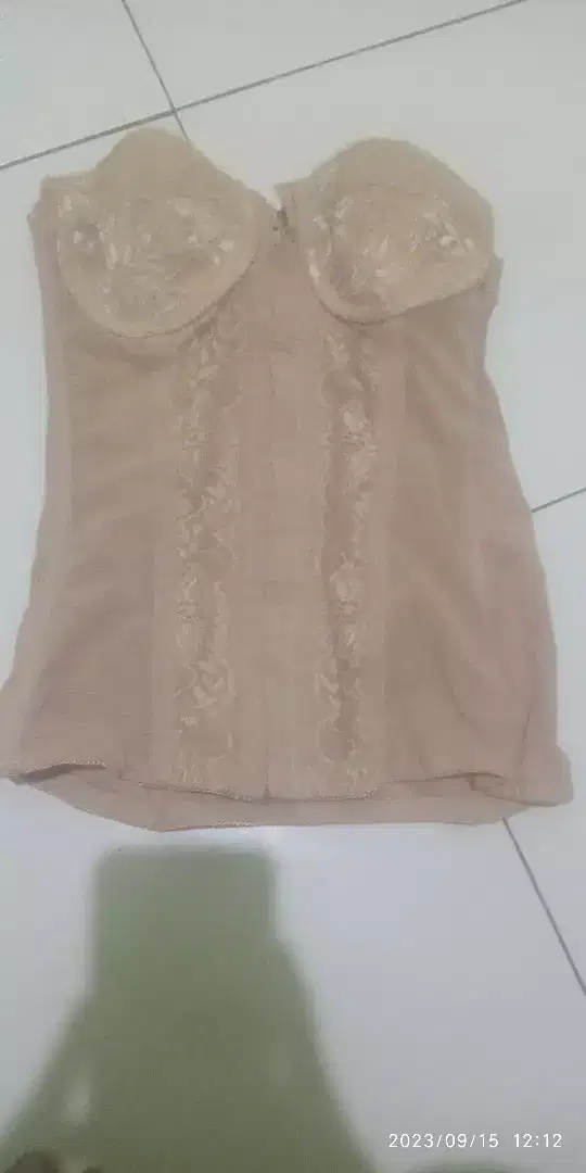 Korset Coklat Muda