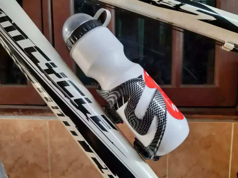 Holder Botol Minum Sepeda