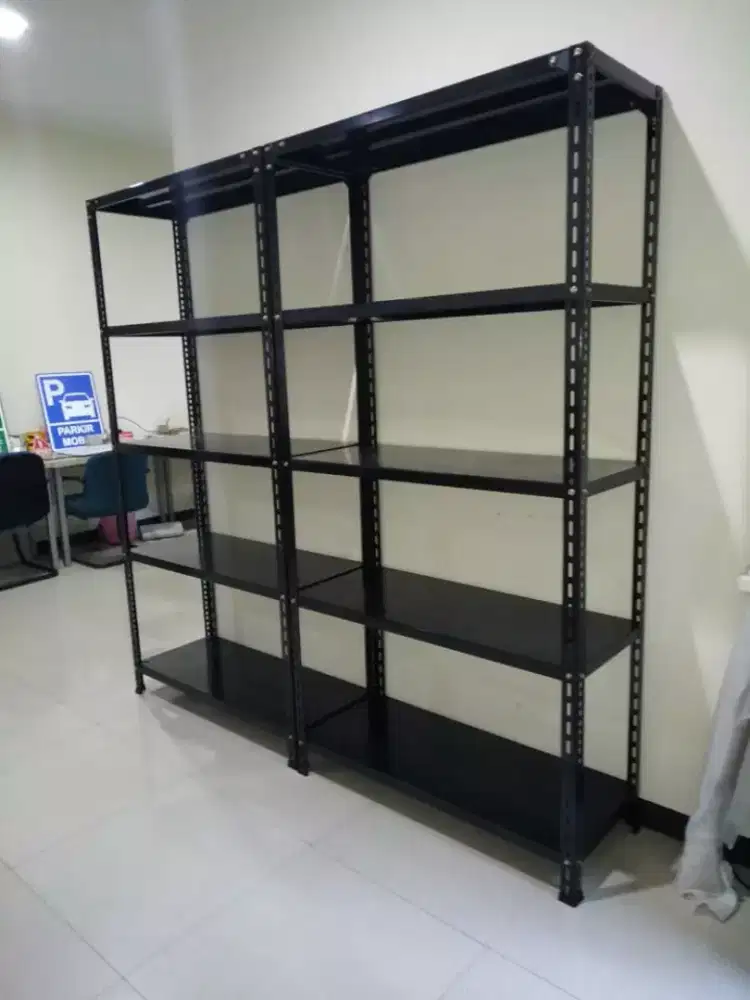 rak besi warna hitam pembayaran setelah sampai lokasi