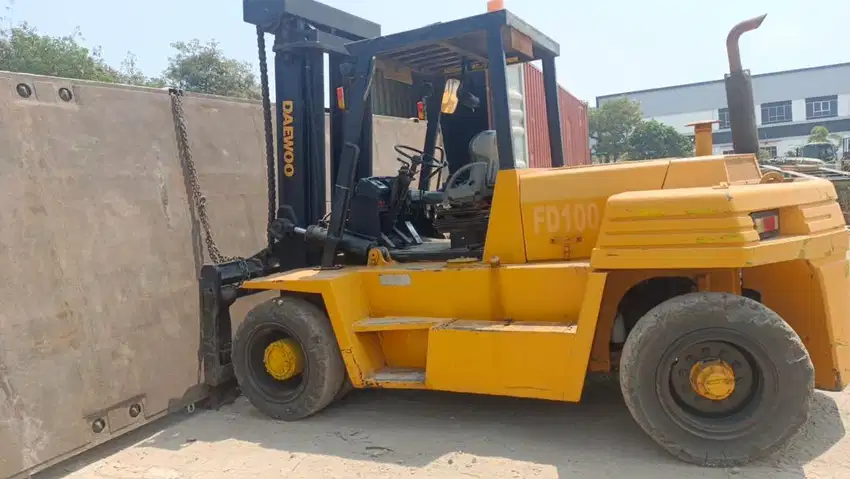 Di jual Forklift Daewo FD100 nego aj!!