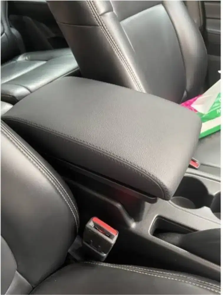 Sandaran tangan untuk mobil xpander