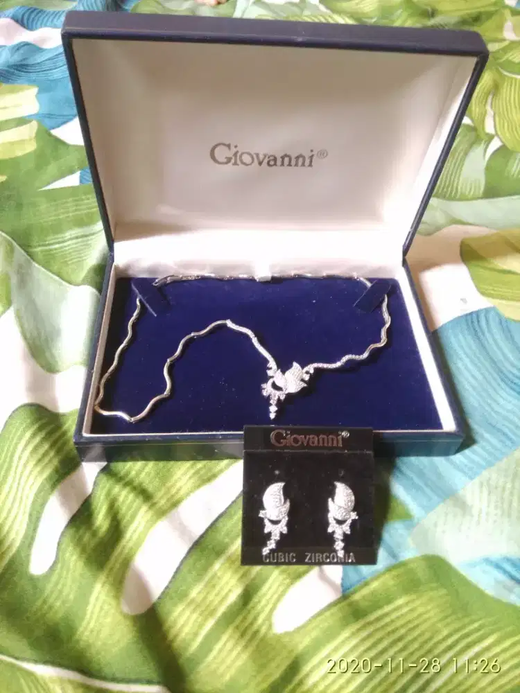 Kalung & Anting Giovanni