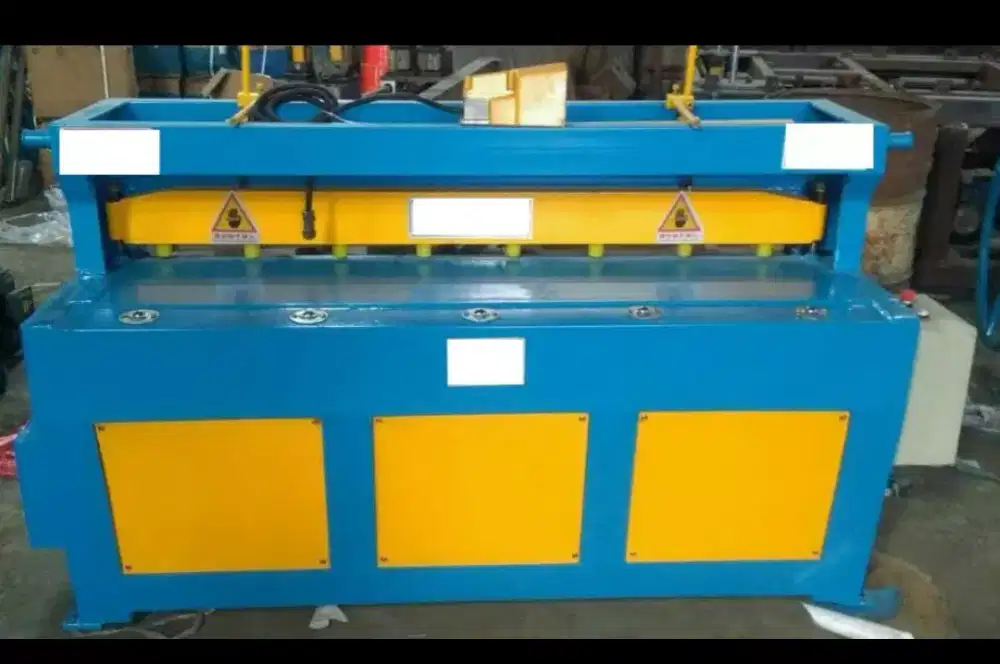 Mesin shear shearing potong plat elektrik 3phase, max bjls 2mm x 1300m