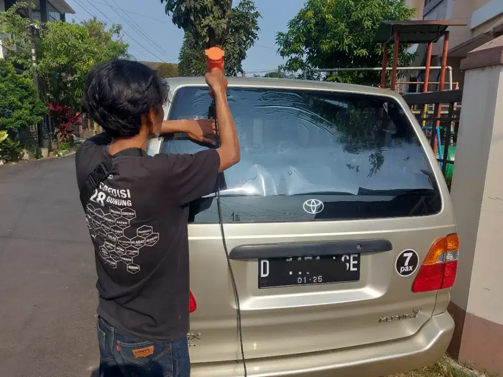 pasang atau ganti kaca film mobil