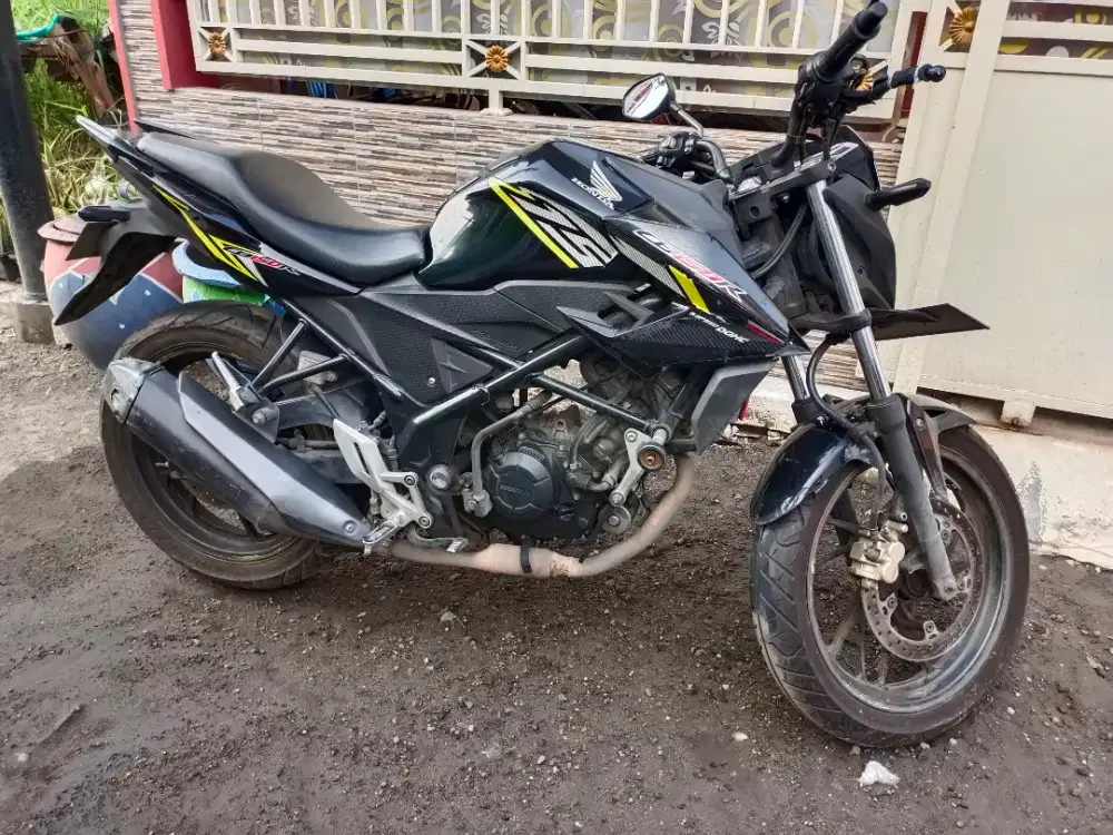 Motor Honda CB150R CB 150R 2016 Hitam