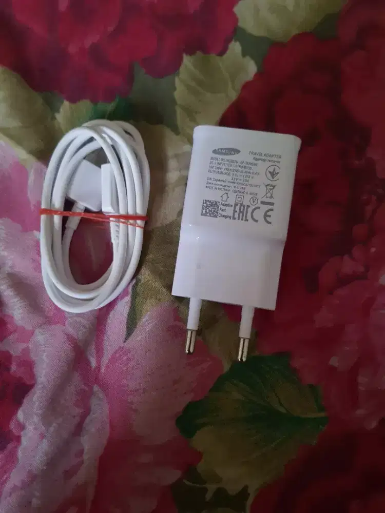 Charger samsung j5 / s8 putih fast charging