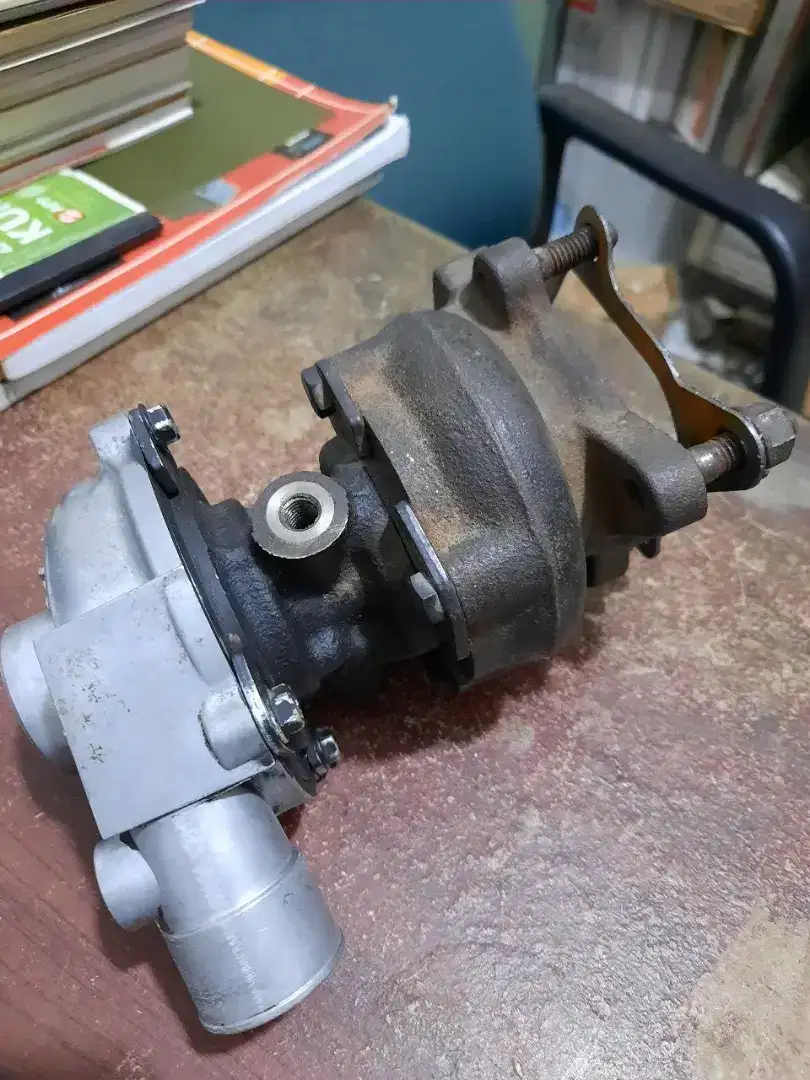 Turbo Yanmar 4TN84TL-RGD.  Tipe RHB31