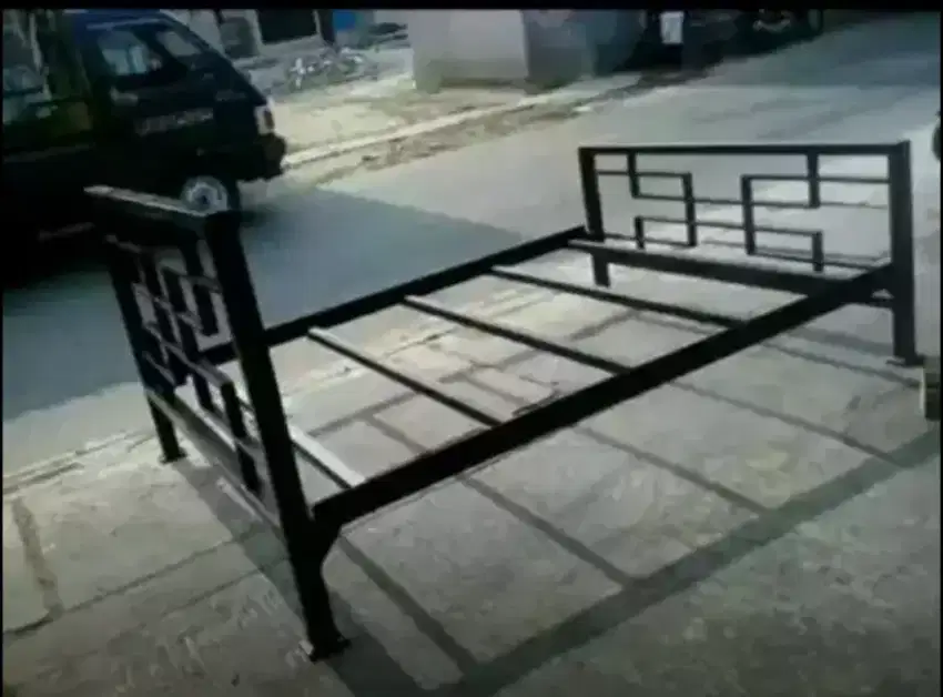 Ranjang tidur besi, Rak besi, kursi besi, meja besi