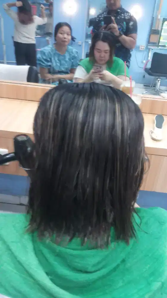 Hair extention,hair colour,smoothing,keratin dan lain lain